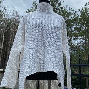 Stunning Off White Cotton Blend Knit sweater